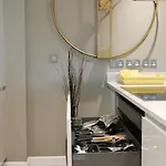2 Bedroom Apartment, Free Parking Апартаменты