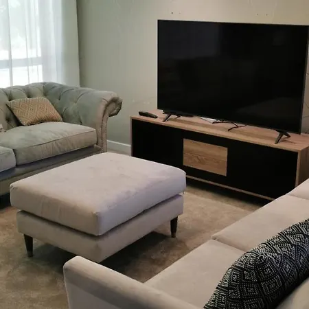 2 Bedroom Apartment, Free Parking York