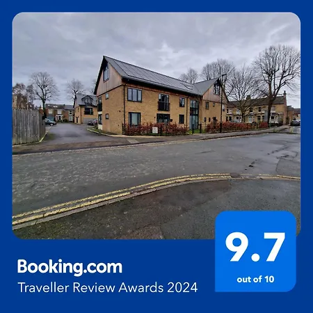 2 Bedroom Apartment, Free Parking *