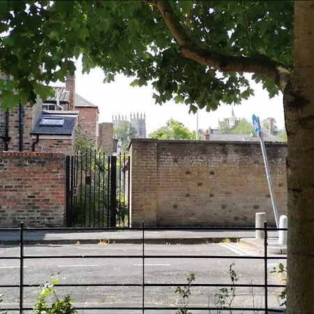 2 Bedroom Apartment, Free Parking * York