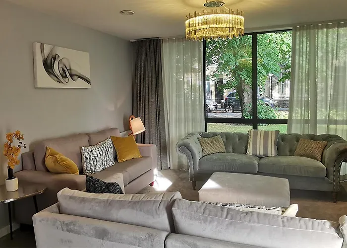 Apartment 2 Bedroom Apartment, Free Parking