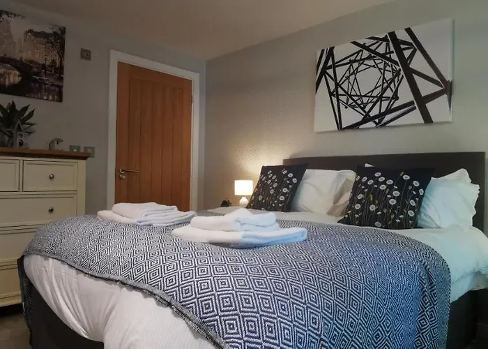 2 Bedroom Apartment, Free Parking Apartment York