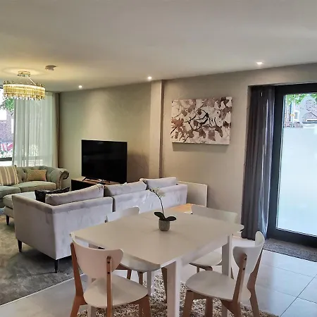 2 Bedroom Apartment, Free Parking דירה *